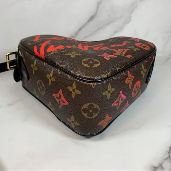Louis Vuitton Heartbox Crossbody Sac Coeur heart bag Fall in Love HK LV Monogram - Picture 8 of 14